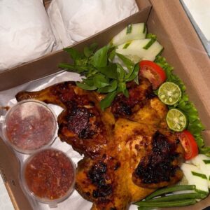 Ayam Bakar 1 Ekor + 4 Nasi