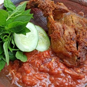 Lalapan Bebek Bakar / Goreng