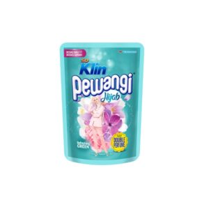 SOKLIN PEWANGI REFRESHING GREEN POUCH 780 ML